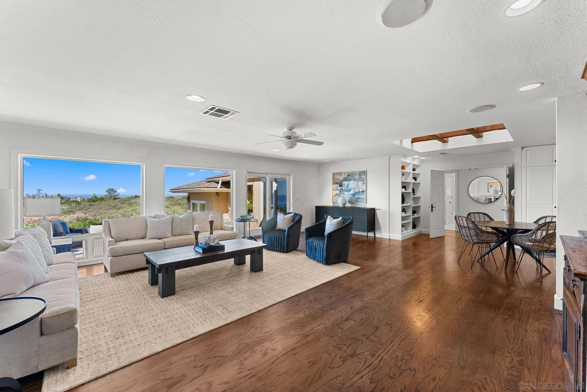 https://cdn.realtyfeed.com/cdn/127/260005691/0678950d8b72ca9c067b6cbeded8b189.webp