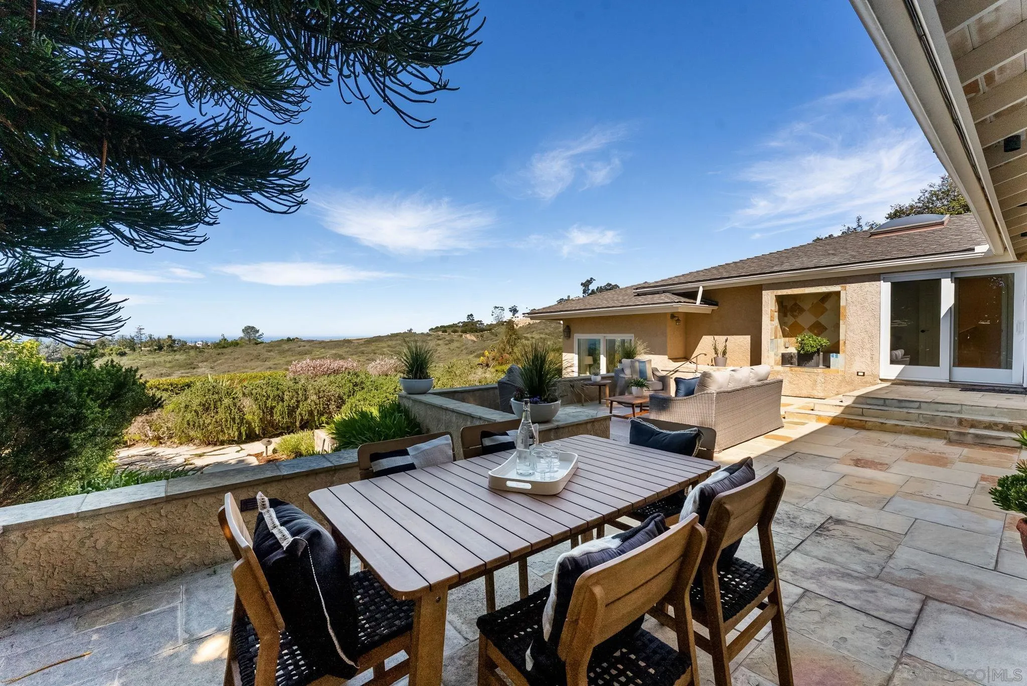 https://cdn.realtyfeed.com/cdn/127/260005691/105ed220c9fc05c9c5b8f570e47e0801.webp