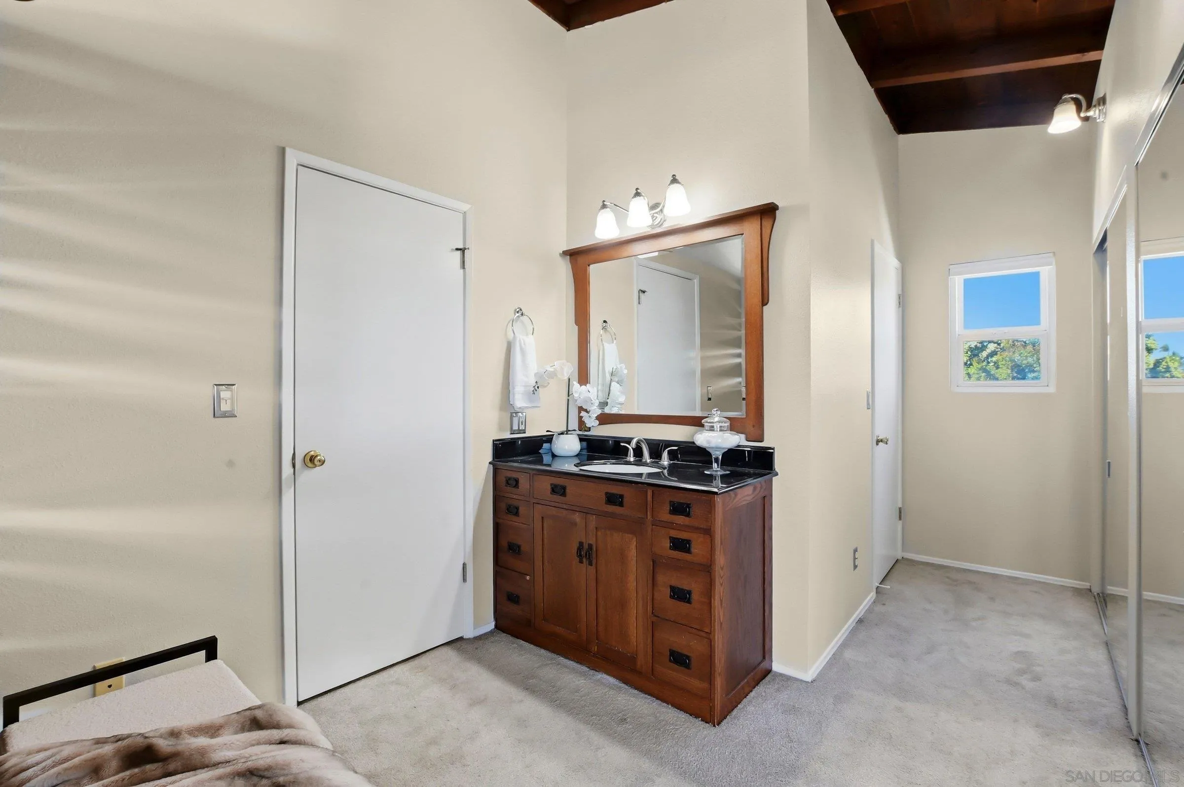 https://cdn.realtyfeed.com/cdn/127/260005692/2f9de73d438ff89e9c2358f17888d17d.webp