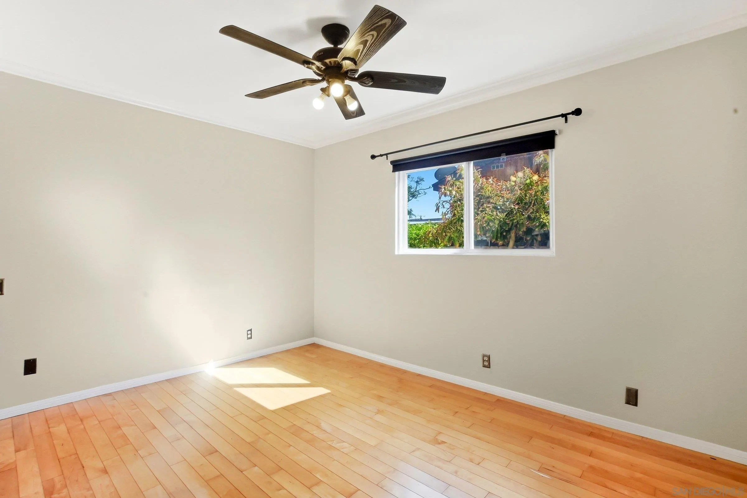 https://cdn.realtyfeed.com/cdn/127/260005692/bf5866dabdb38ab98751d4f302887158.webp
