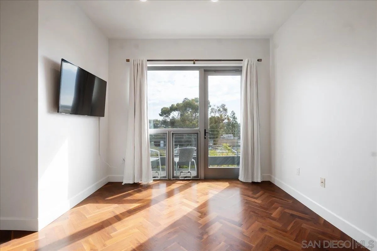 https://cdn.realtyfeed.com/cdn/127/260005693/7d3778bf1e80c0305f67ad9f5568aa8a.webp