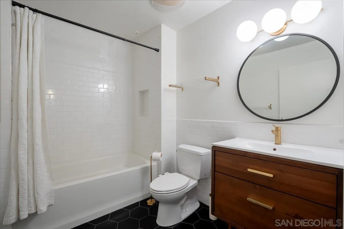 https://cdn.realtyfeed.com/cdn/127/260005693/b86d963801574500895c94101d1a6b77.webp