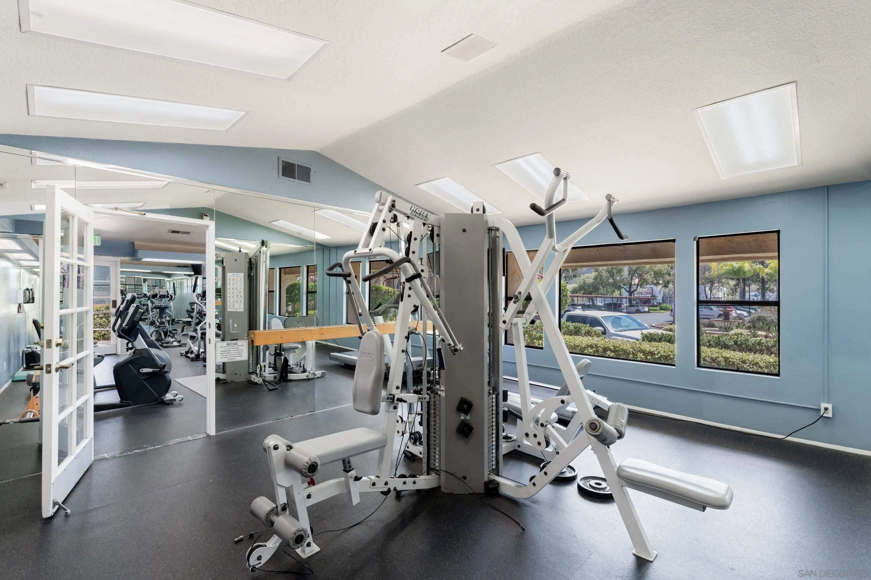 https://cdn.realtyfeed.com/cdn/127/260005695/341b10f0fd4ff3fc448c7a6983d7733d.webp