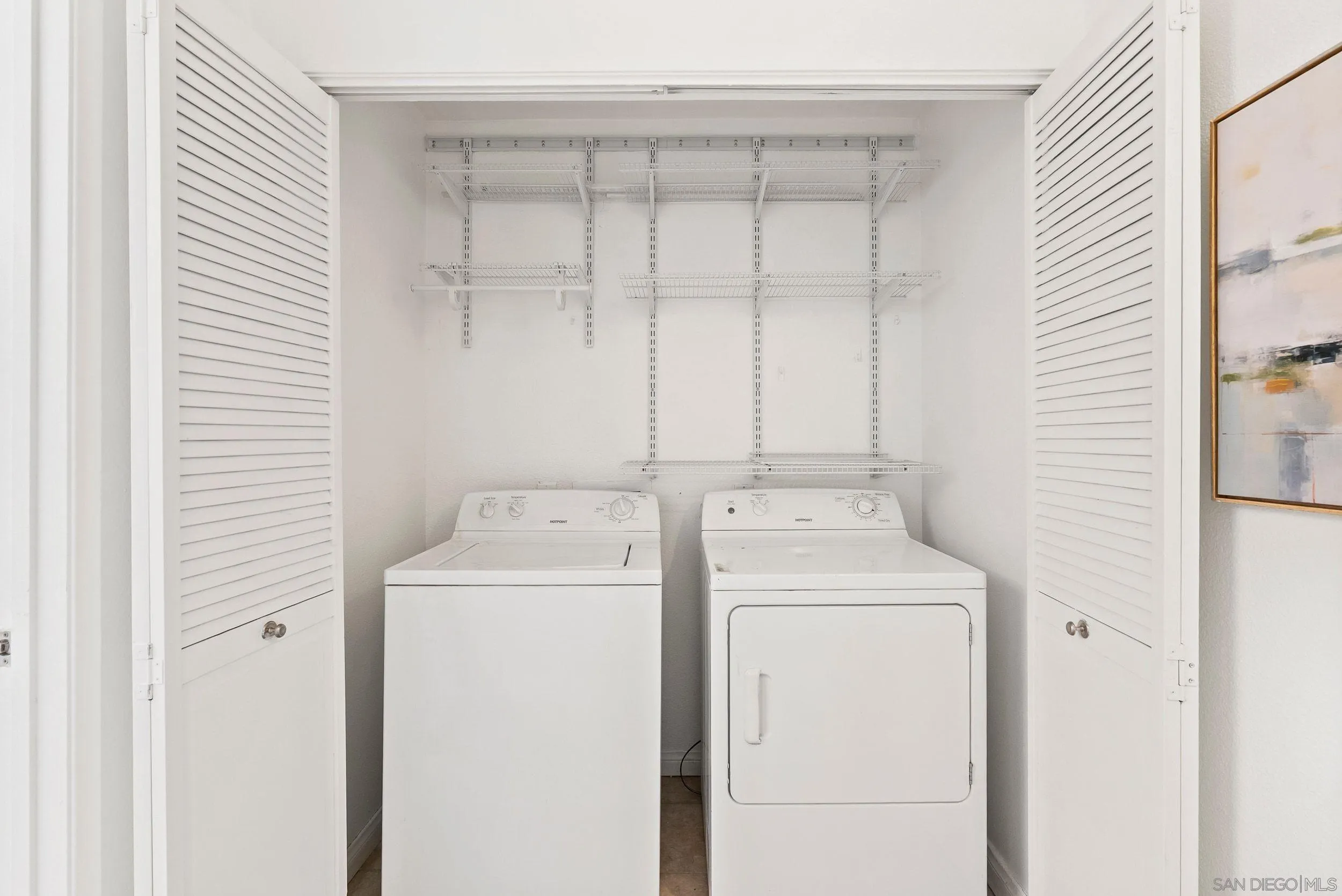 https://cdn.realtyfeed.com/cdn/127/260005695/a1fcbb815395007ed737193e0f2eee82.webp
