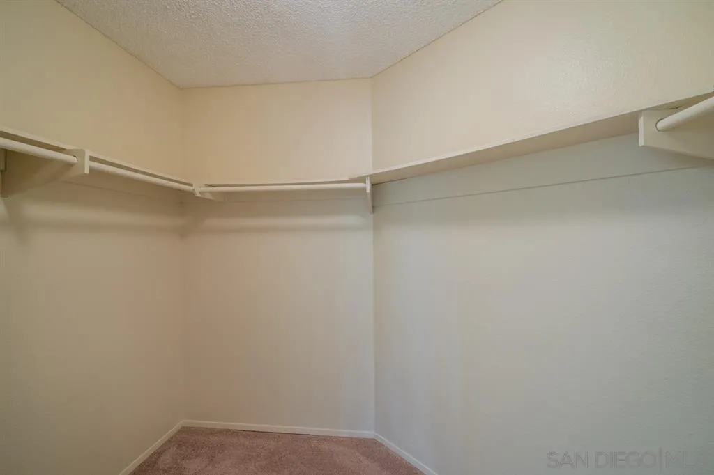 https://cdn.realtyfeed.com/cdn/127/260005696/78356b8a1026400e60c40f45c85b168c.webp