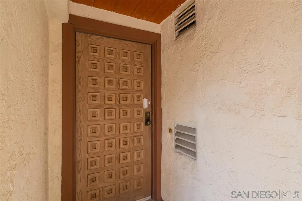 https://cdn.realtyfeed.com/cdn/127/260005696/f06a1c941accd3b2c989ef82696bc937.webp