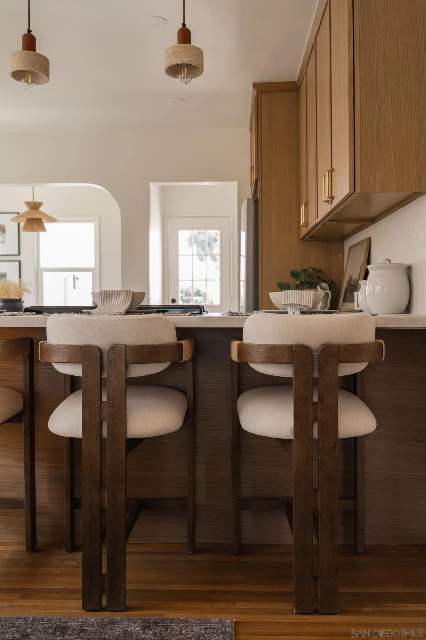 https://cdn.realtyfeed.com/cdn/127/260005698/09174e0b66fb94c1aedb89d20d6f468d.webp
