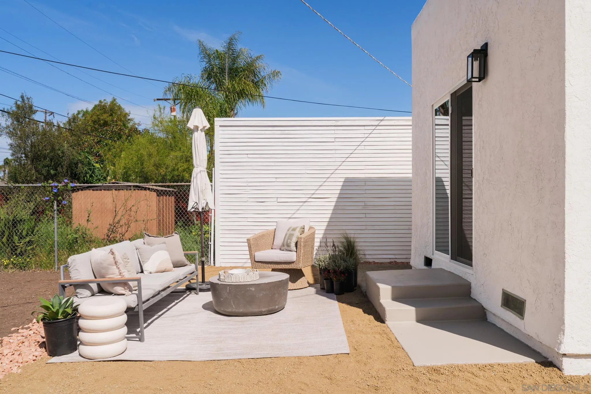 https://cdn.realtyfeed.com/cdn/127/260005698/127d1528029d01558f68262e143dbf05.webp