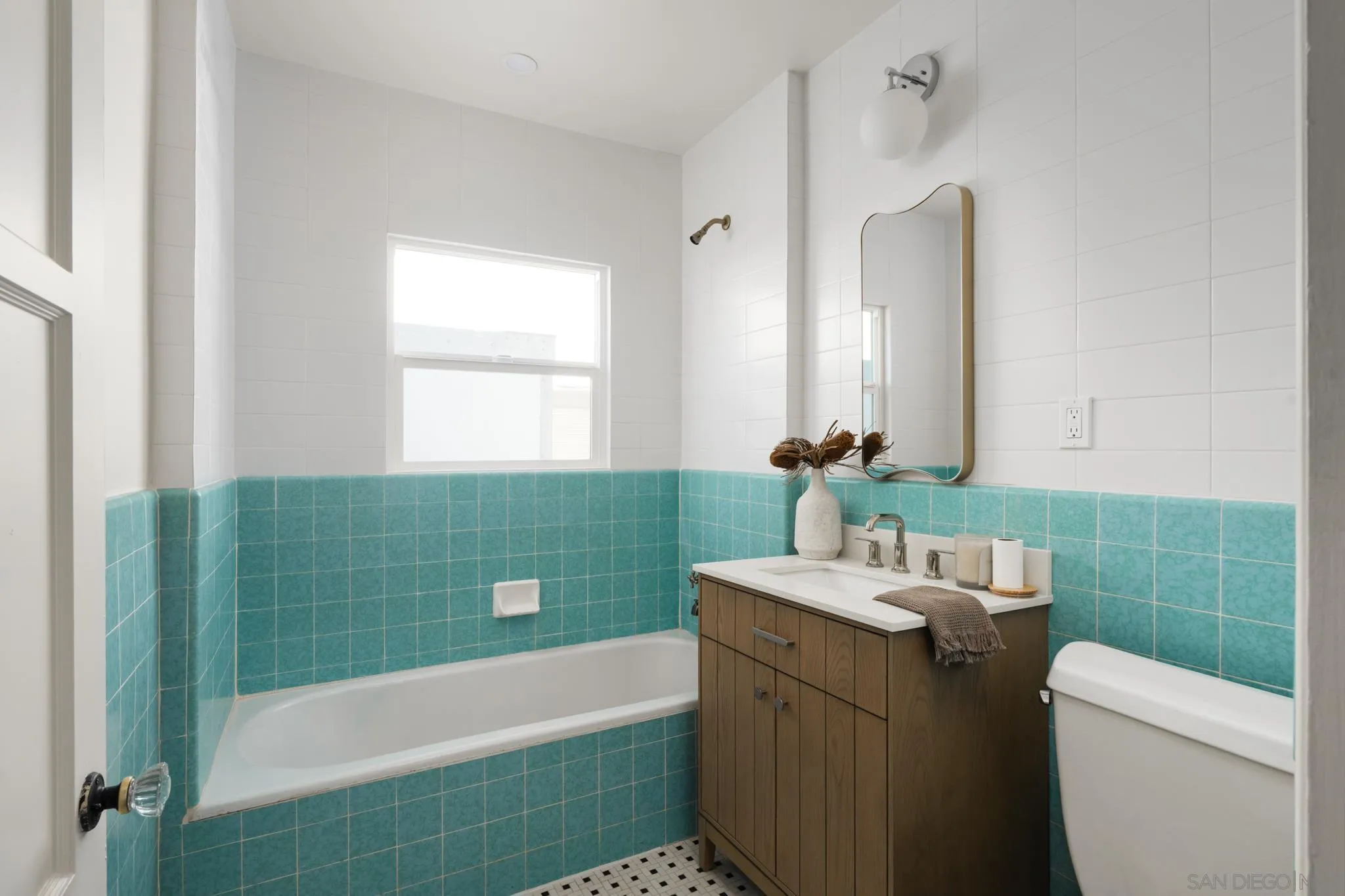 https://cdn.realtyfeed.com/cdn/127/260005698/9c2fd1c780ecc651bfd82089a93a5780.webp