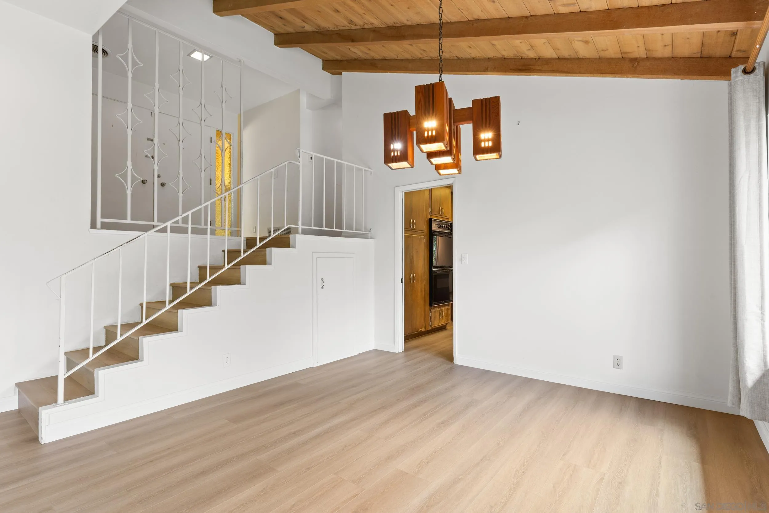 https://cdn.realtyfeed.com/cdn/127/260005706/7e4a78c598a6db3e8199bc1a409cc691.webp