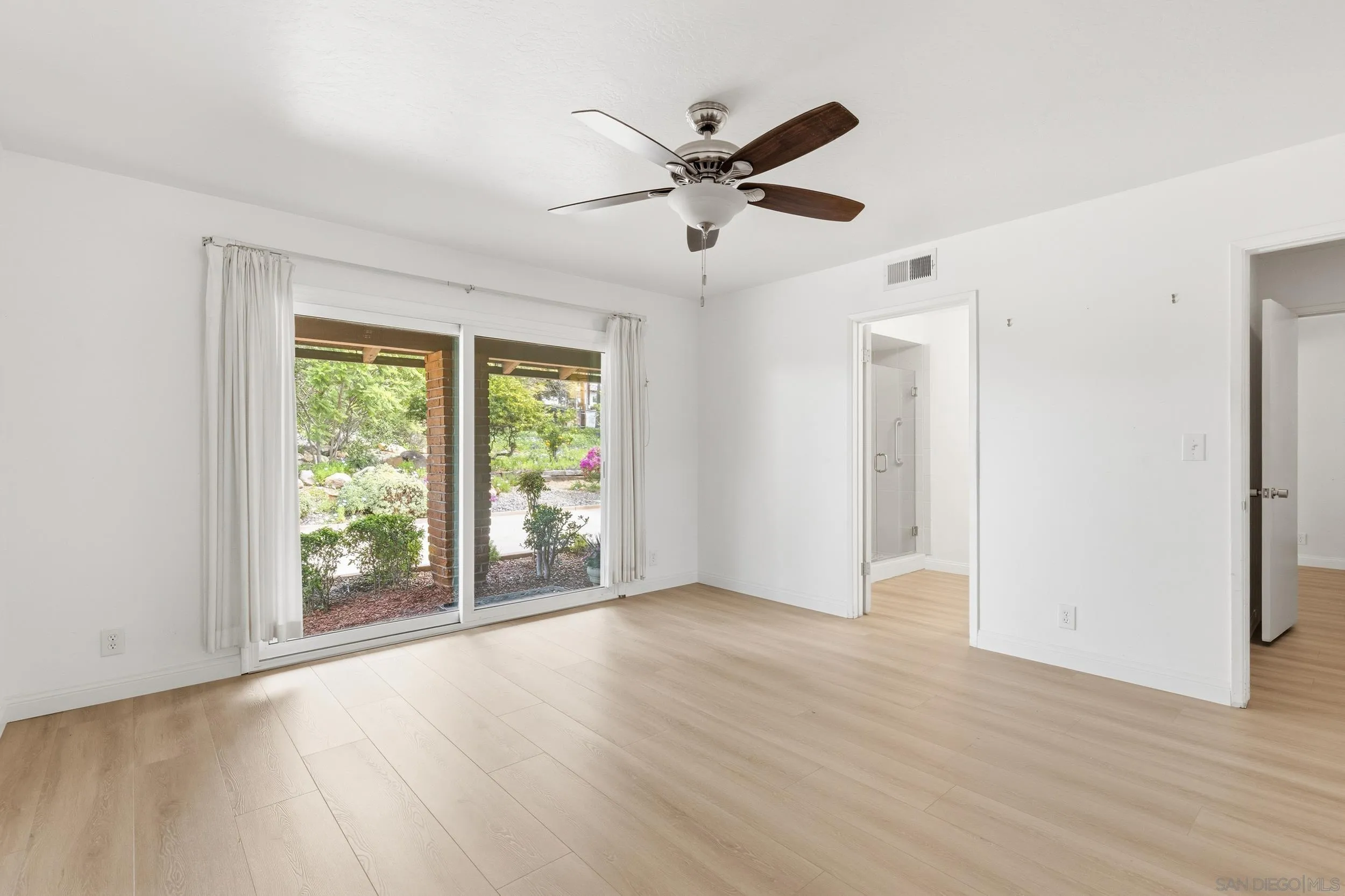 https://cdn.realtyfeed.com/cdn/127/260005706/b14f666b1f127f137c8541fe1c6b8f46.webp