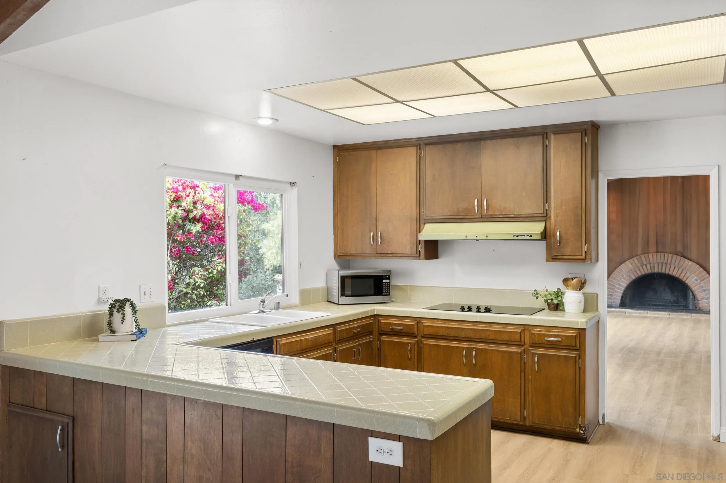 https://cdn.realtyfeed.com/cdn/127/260005706/bc1a0023d291f6040b6ab7632920c9e4.webp