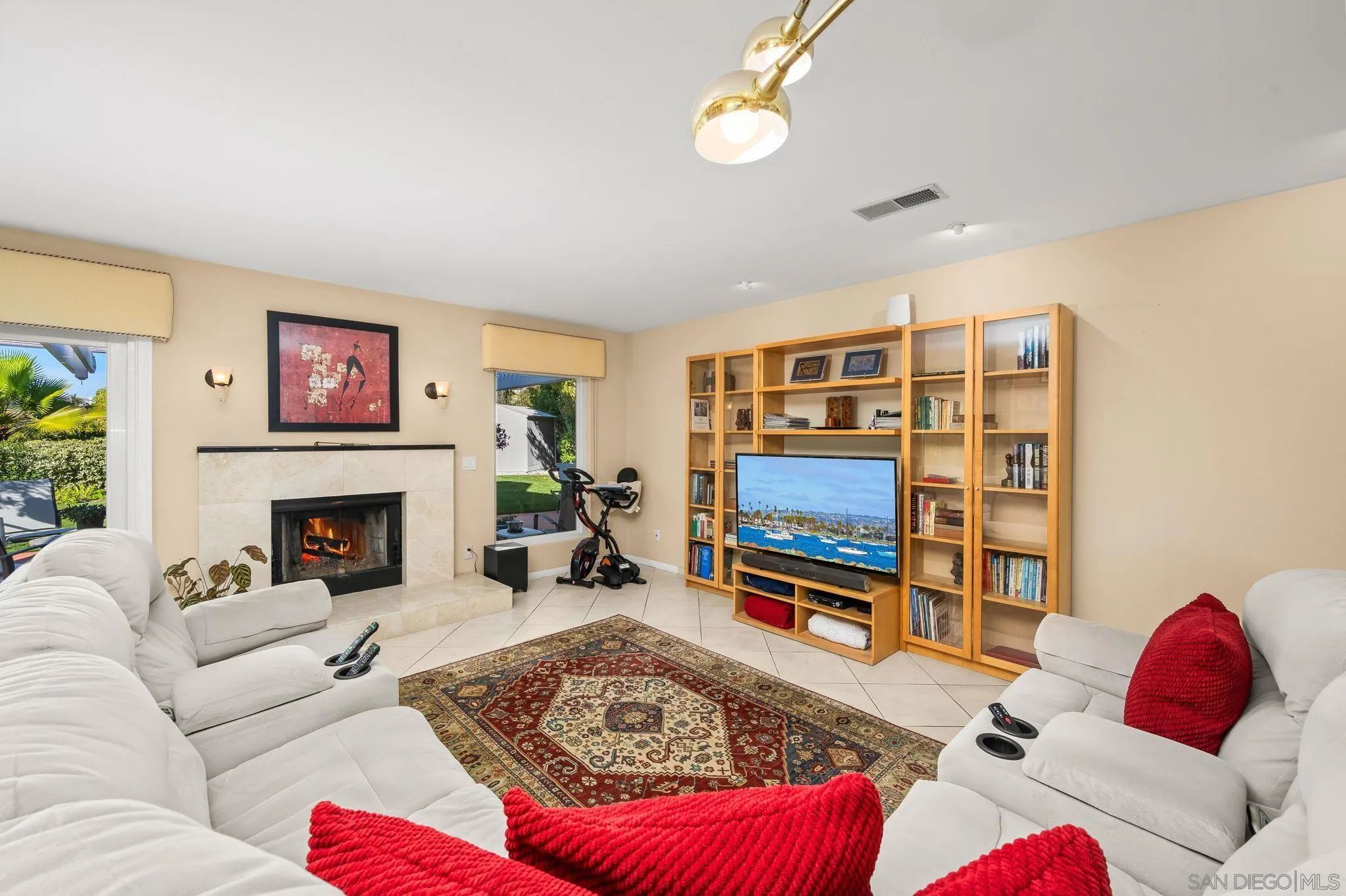 https://cdn.realtyfeed.com/cdn/127/260005714/7bb230ab956f9b06d4ddf9a5081d39b6.webp