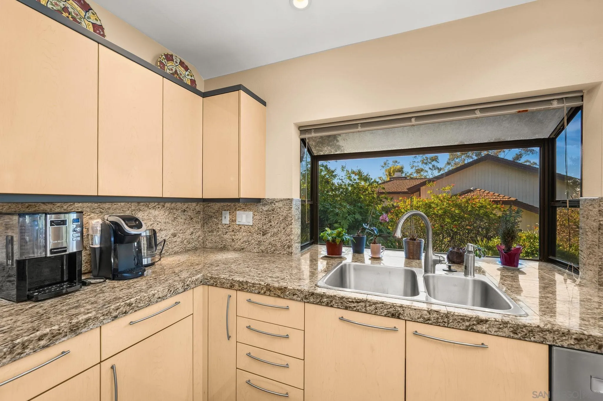 https://cdn.realtyfeed.com/cdn/127/260005714/ff56877a685567565e467705dd3f83e4.webp