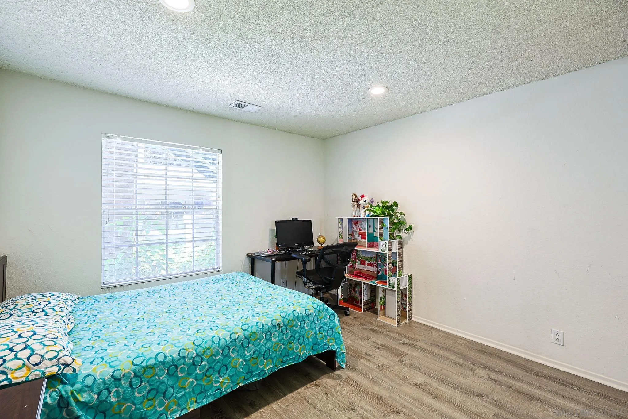 Photo #15: 260005716 Listing: Photo #15