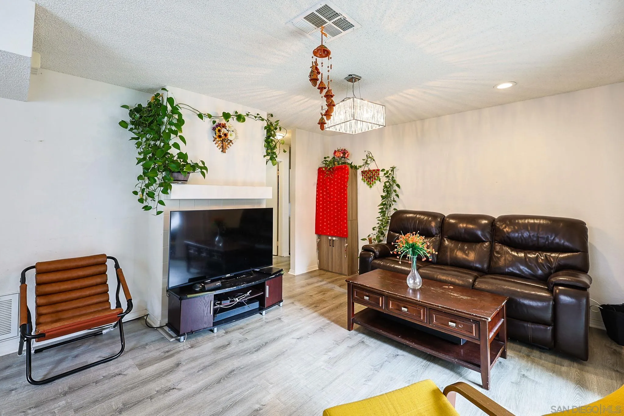 Photo #3: 260005716 Listing: Photo #3