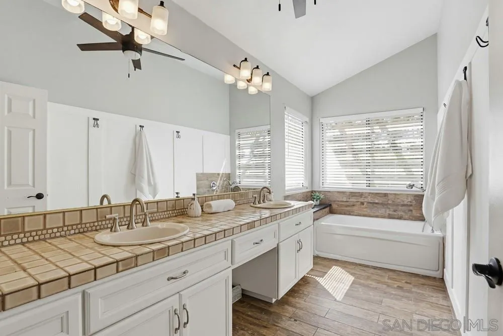 11753 Avenida Sivrita, San Diego, CA, 92128