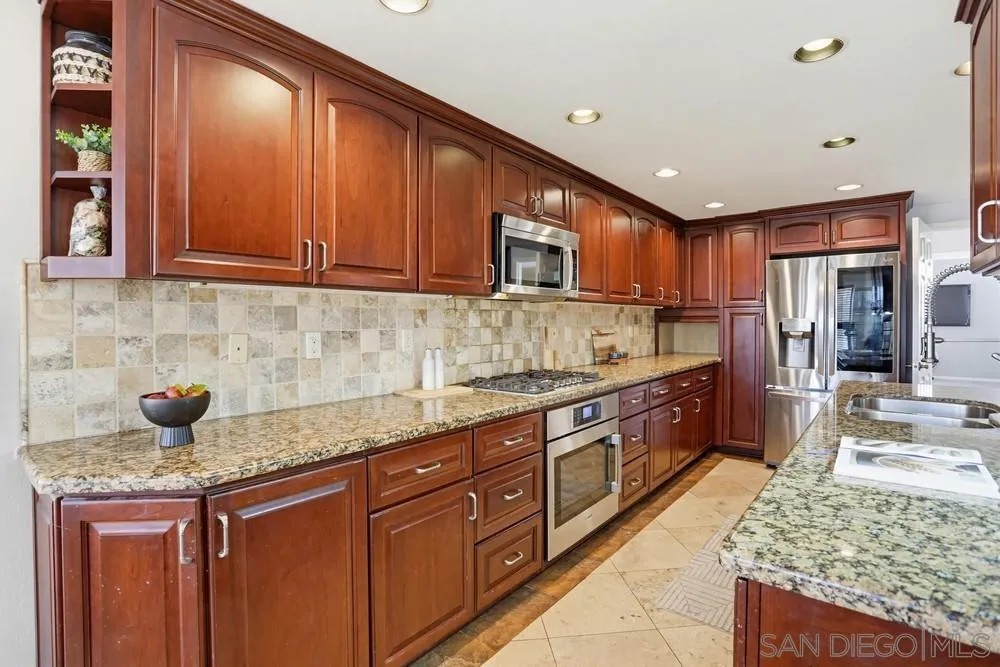 11753 Avenida Sivrita, San Diego, CA, 92128