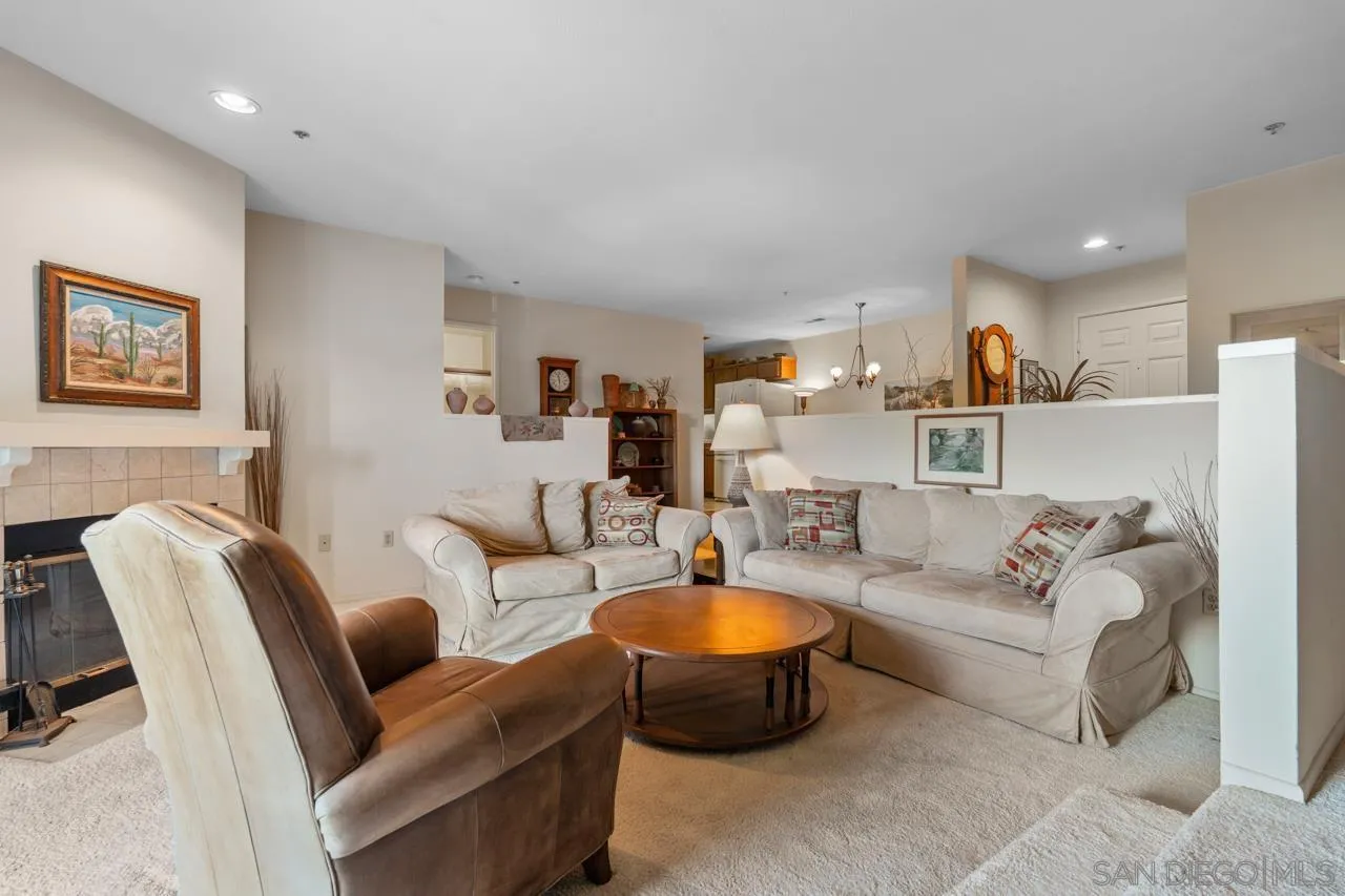 https://cdn.realtyfeed.com/cdn/127/260005729/d8f5fe5b0993f5bd4762810d641532fd.webp