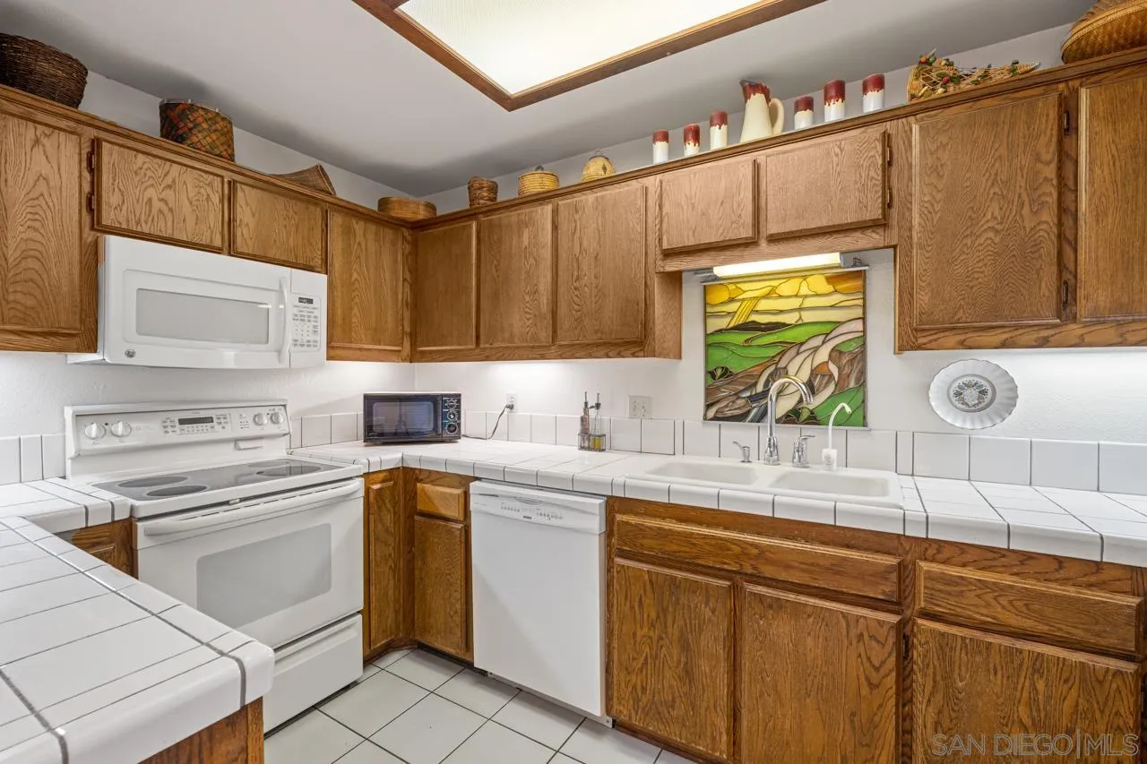 https://cdn.realtyfeed.com/cdn/127/260005729/dc1517220ac3387e29d8a43946b0fe90.webp