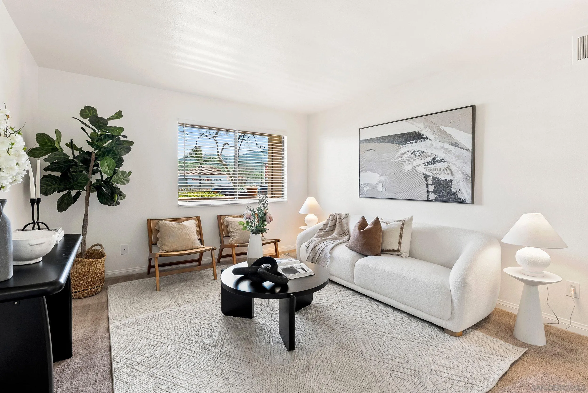 https://cdn.realtyfeed.com/cdn/127/260005732/f37ebd404cf78f28e0b56e78146e1cff.webp