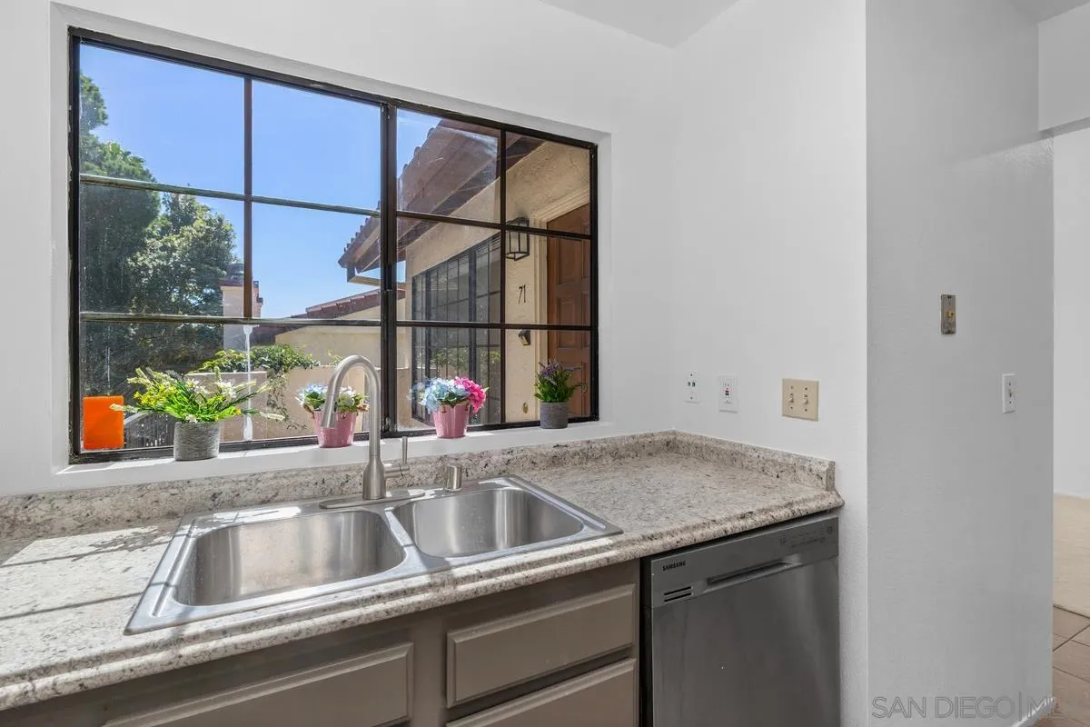 https://cdn.realtyfeed.com/cdn/127/260005740/7cf82637e524a977ae2815549d74d9f8.webp