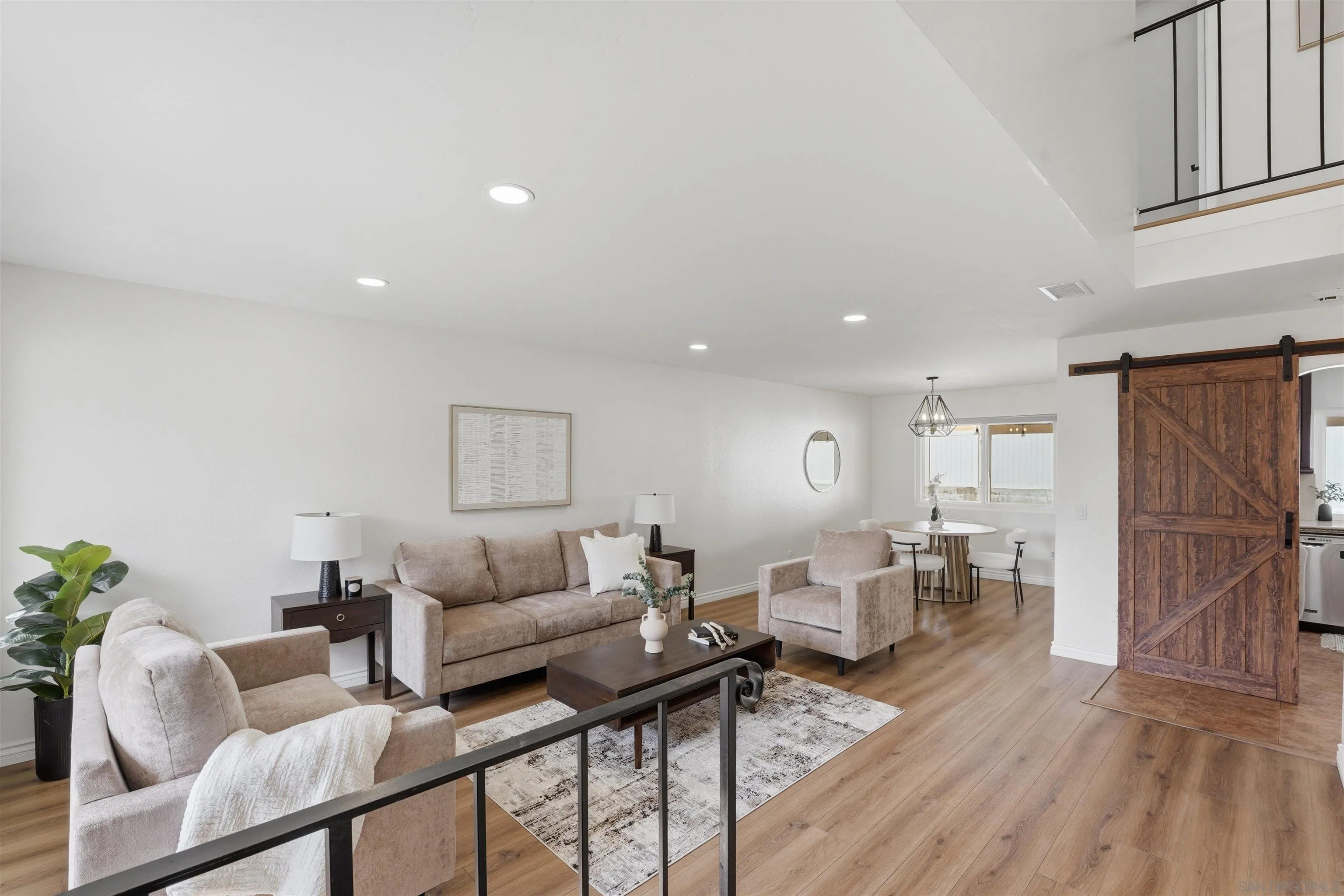 https://cdn.realtyfeed.com/cdn/127/260005742/10b642415846df7f82fe7759bf28bb29.webp