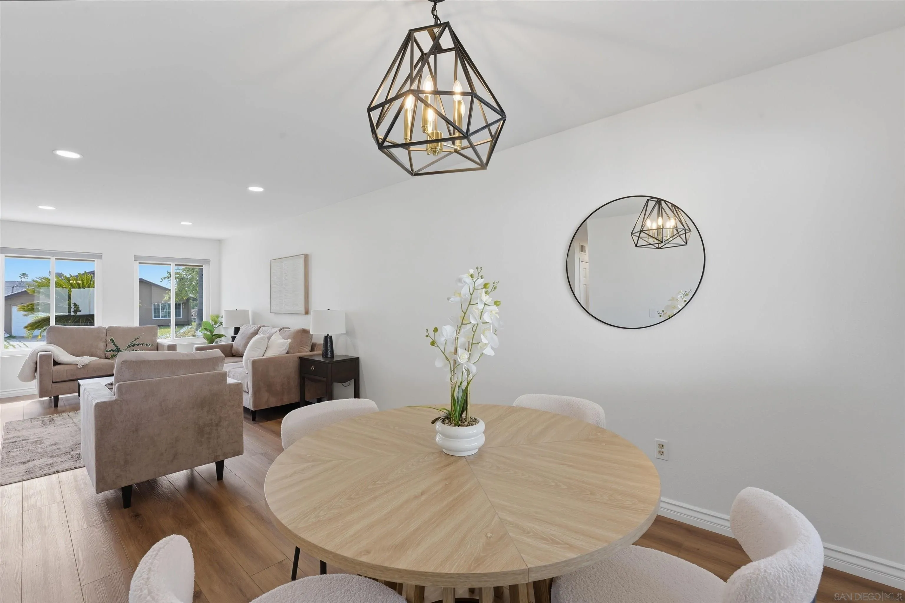 https://cdn.realtyfeed.com/cdn/127/260005742/864529c7f20ef83c55ae42d41023bd9d.webp