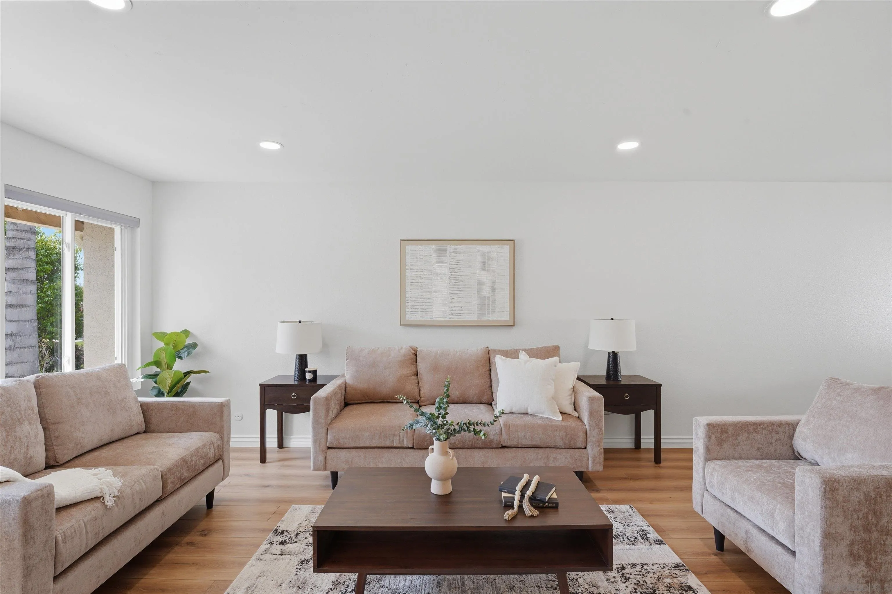 https://cdn.realtyfeed.com/cdn/127/260005742/bc3d7b6c0761fca6021a777d62894099.webp