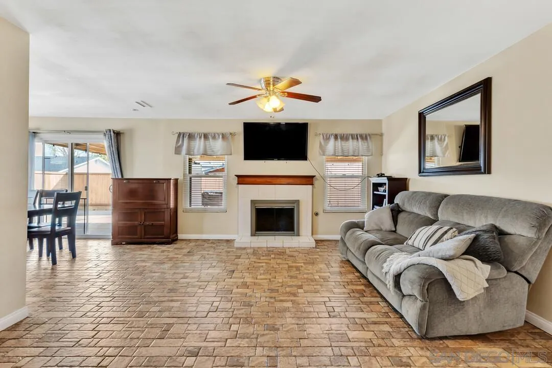 https://cdn.realtyfeed.com/cdn/127/260005748/205cf6325889d56e8c817e834456853c.webp