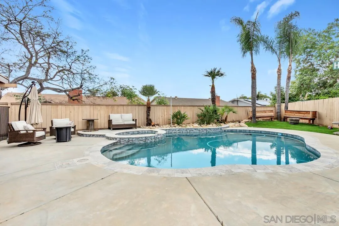 https://cdn.realtyfeed.com/cdn/127/260005748/398d952112a6021be82693abab8be8dd.webp