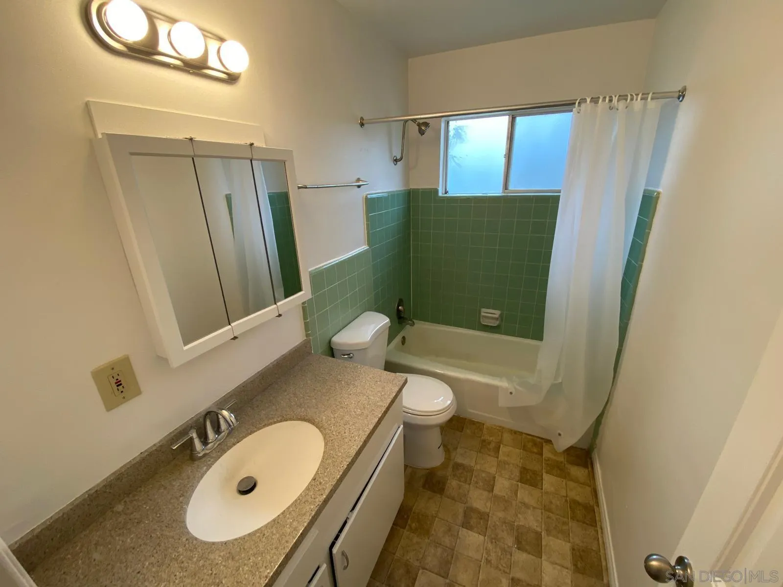 939 7th Ave, Escondido, CA, 92025