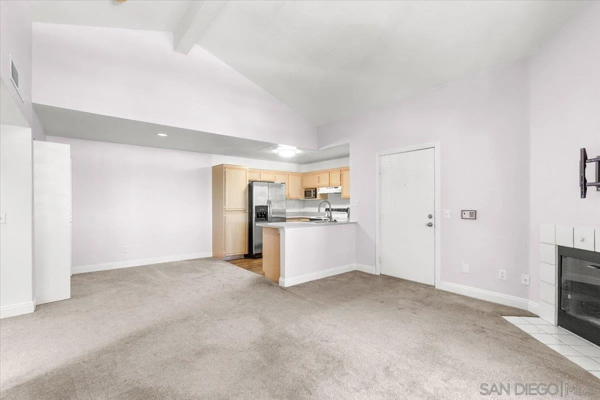 https://cdn.realtyfeed.com/cdn/127/260005754/88d84ceb17db4814fe5e978c8017268c.webp