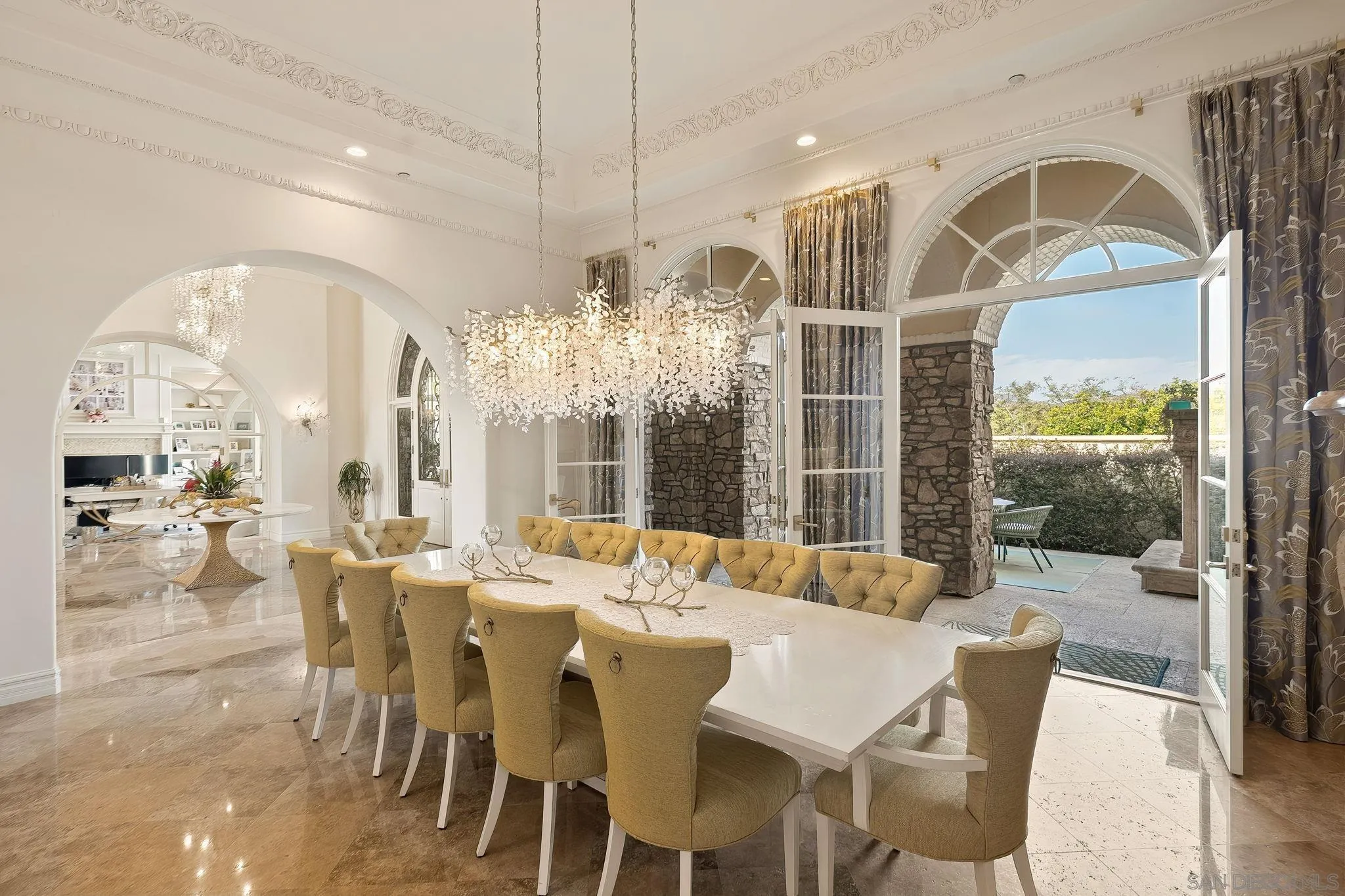 https://cdn.realtyfeed.com/cdn/127/260005757/bce2f38c2c1f150c3f80fa0ccae5606f.webp