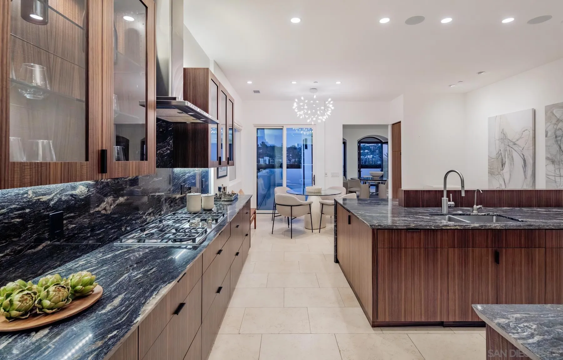 https://cdn.realtyfeed.com/cdn/127/260005761/10bb577f89a34a900f1f4ffa28a1cf01.webp