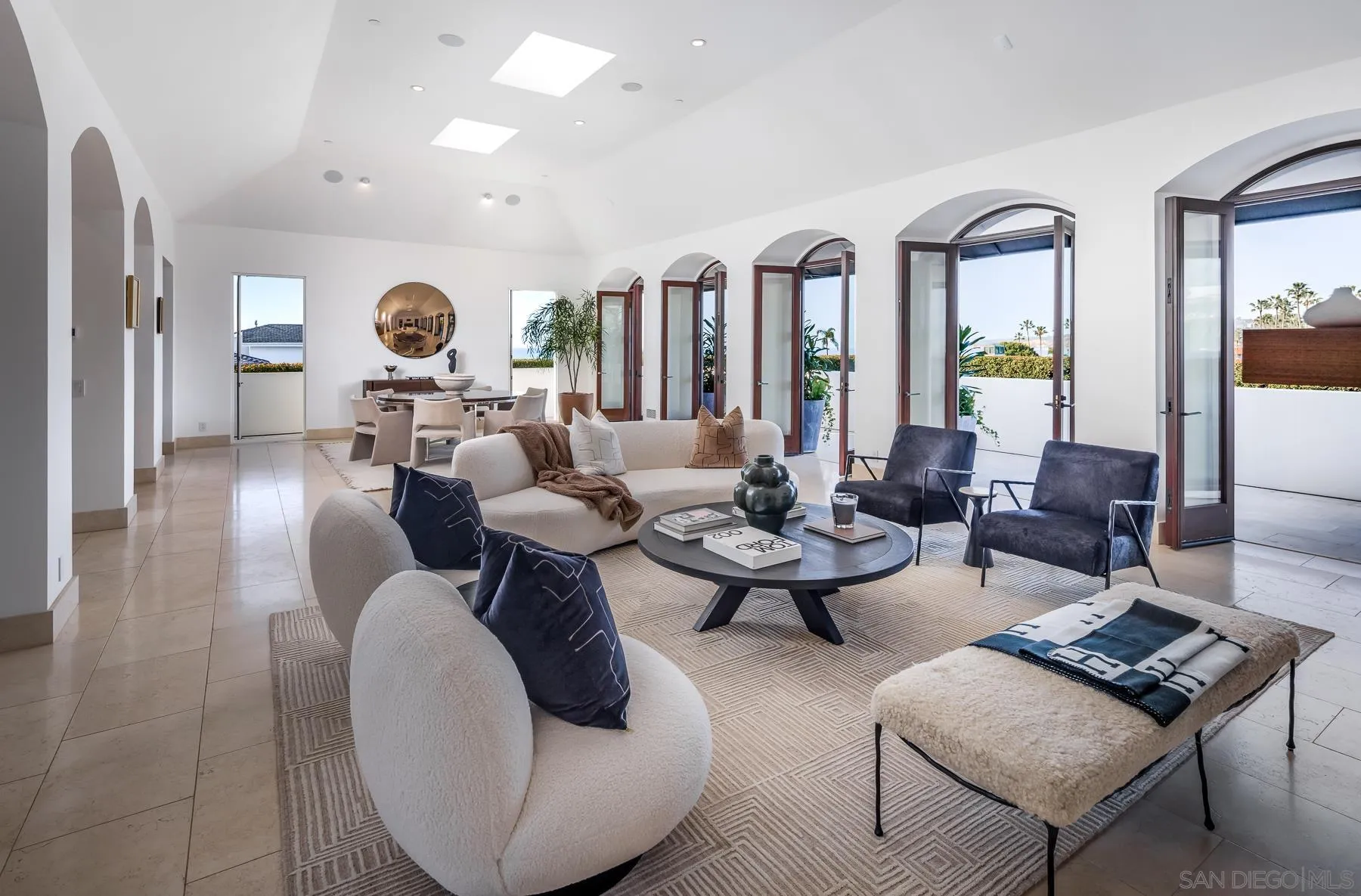 https://cdn.realtyfeed.com/cdn/127/260005761/2293a1099600a9b687ac264b0abec38f.webp