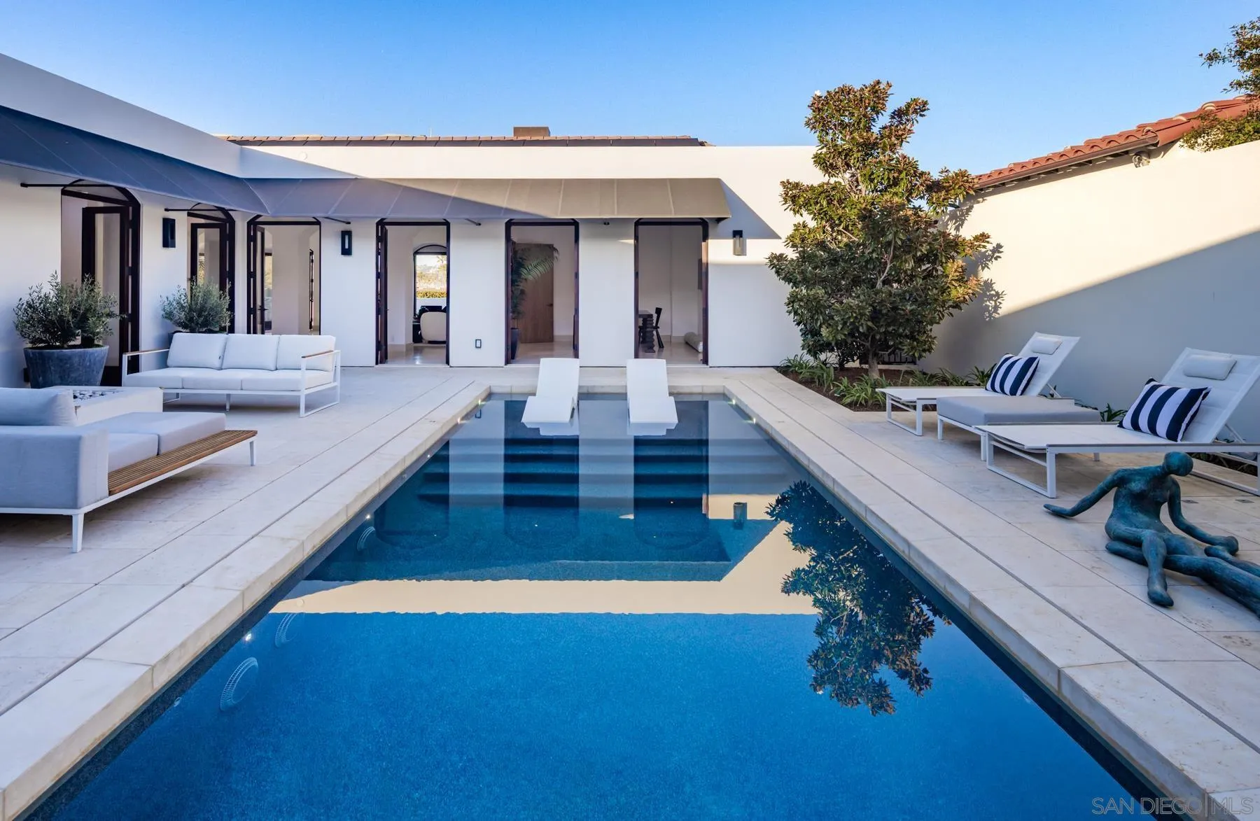 https://cdn.realtyfeed.com/cdn/127/260005761/ae8be85c46b92bd2c2679d12e1f34c0b.webp