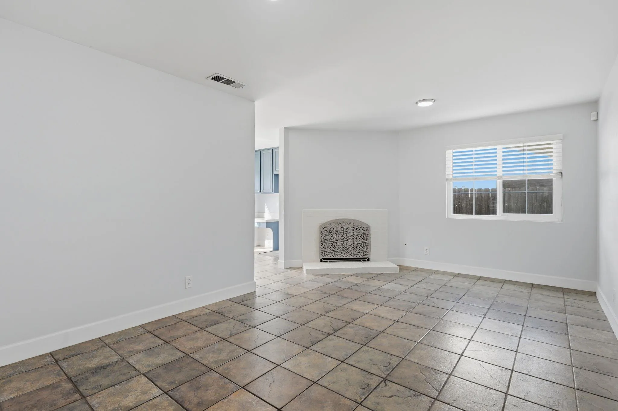 https://cdn.realtyfeed.com/cdn/127/260005765/0829d57639b16776d5e4ddb9b188a3a4.webp