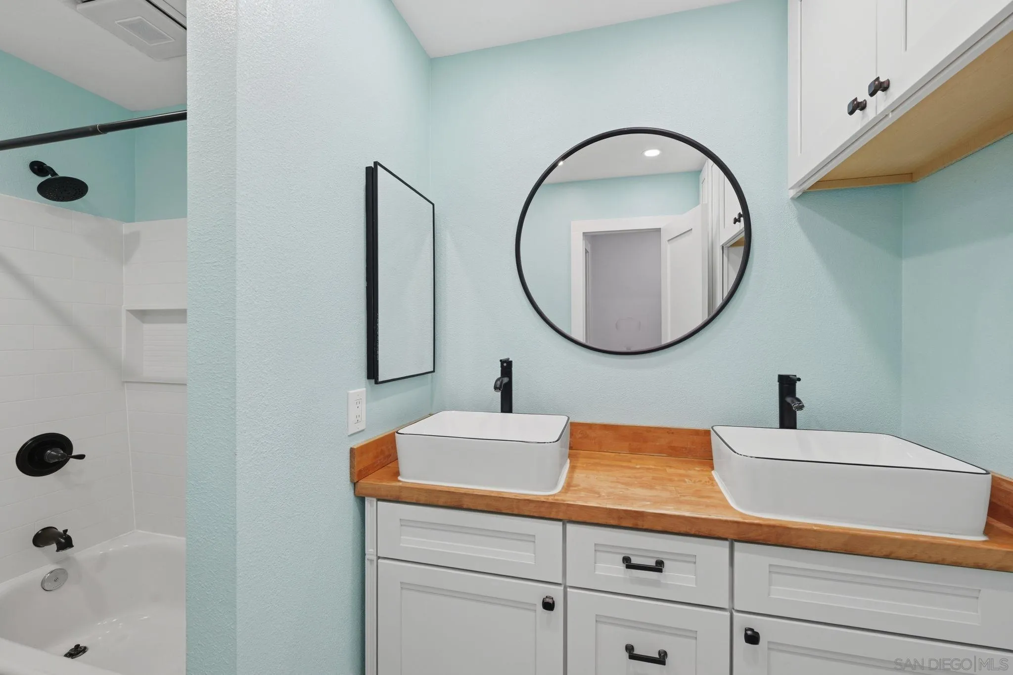 https://cdn.realtyfeed.com/cdn/127/260005765/3a09b61c6933bc66ad8abc2329c7b2c6.webp