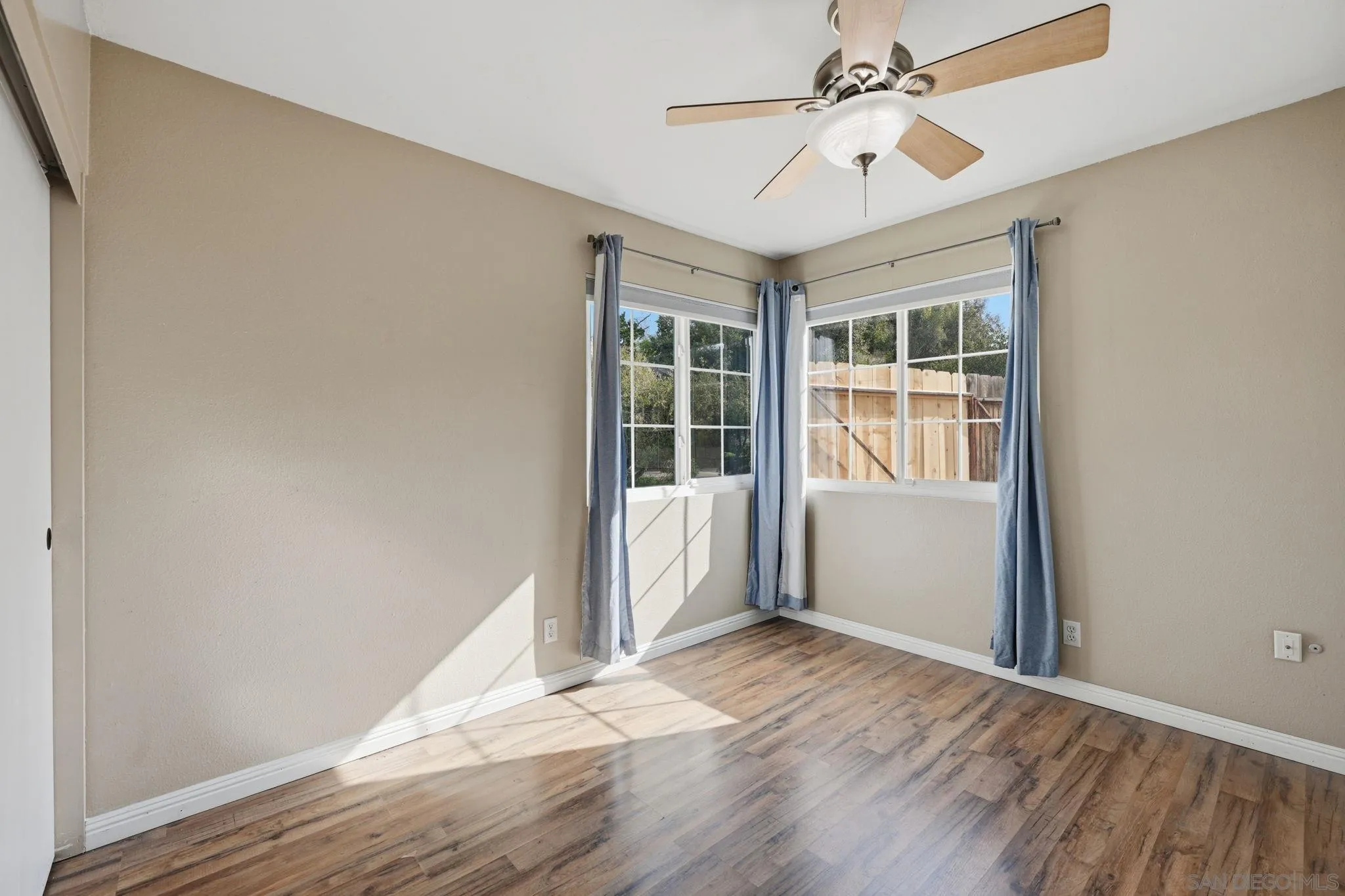 https://cdn.realtyfeed.com/cdn/127/260005765/40056f3bca56194a729876cb360d0a45.webp