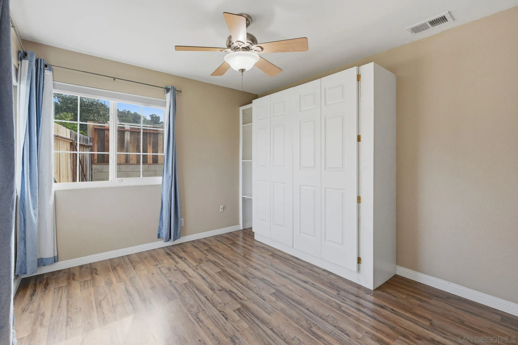https://cdn.realtyfeed.com/cdn/127/260005765/9ee6db8c8f3176141025f1798253490e.webp