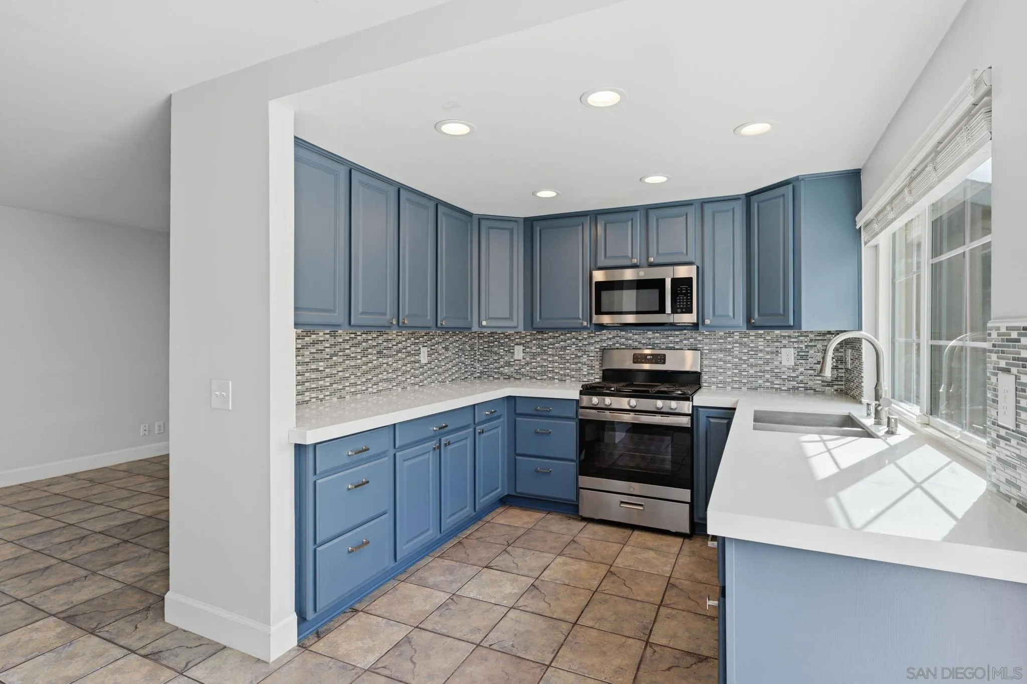 https://cdn.realtyfeed.com/cdn/127/260005765/bb695c41397979e31483f18186ce6472.webp