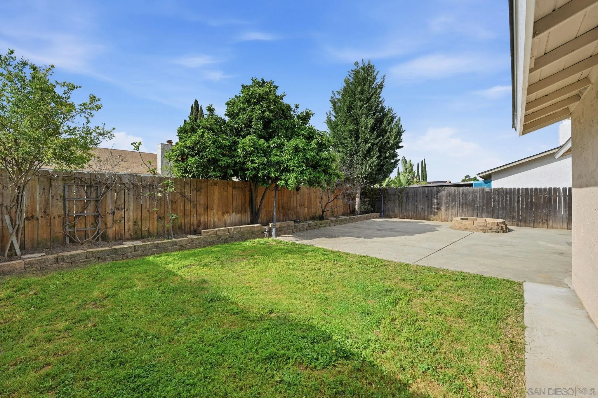 https://cdn.realtyfeed.com/cdn/127/260005765/f2b1ac70b71ce54f5b667c70e572a421.webp
