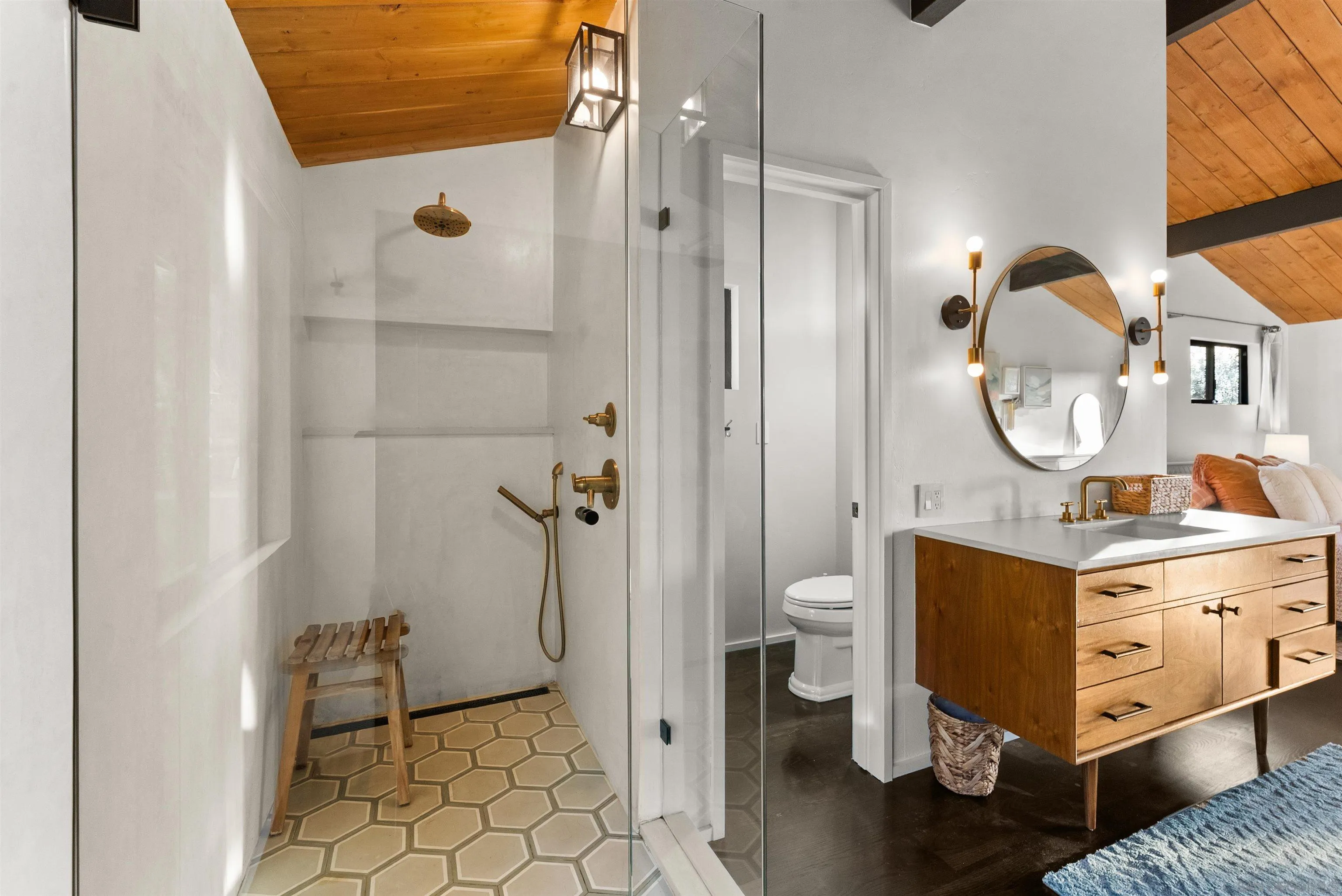 https://cdn.realtyfeed.com/cdn/127/260005767/4628ce446b784caddee871ed8b05fd9b.webp