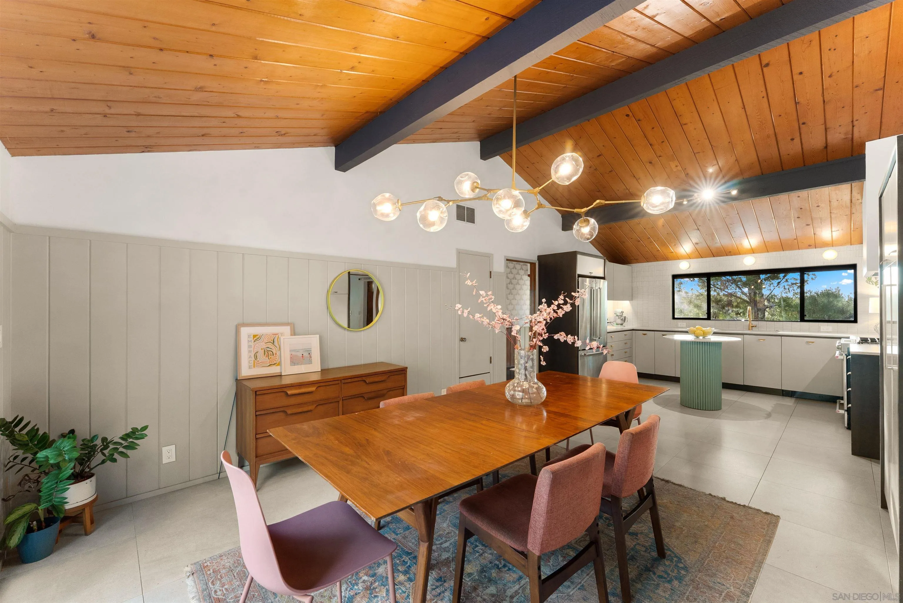 https://cdn.realtyfeed.com/cdn/127/260005767/c82e2708c56fa8e5b8e9942dc53e4556.webp