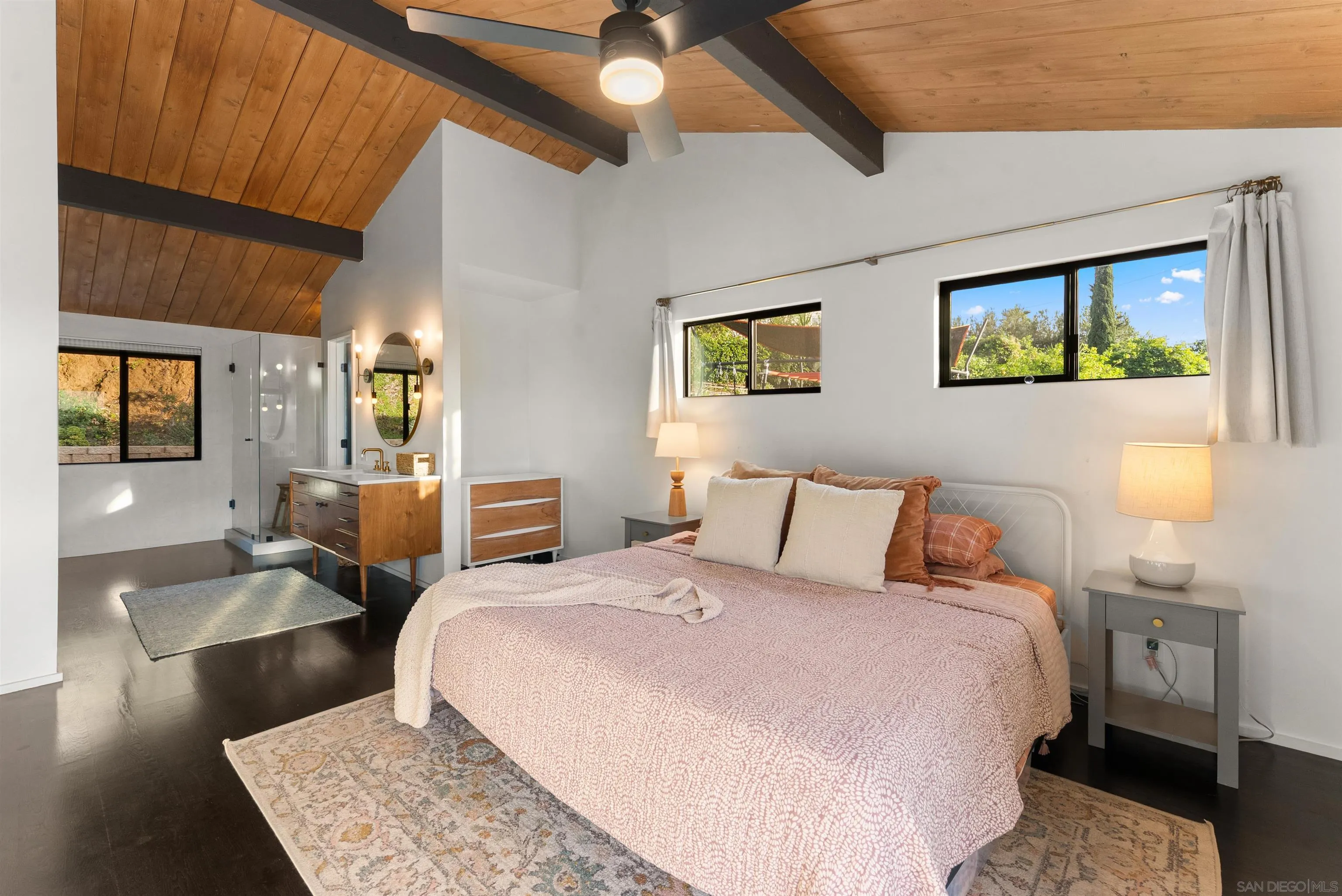 https://cdn.realtyfeed.com/cdn/127/260005767/cd1709d86ea566387ea5450866bab4c3.webp