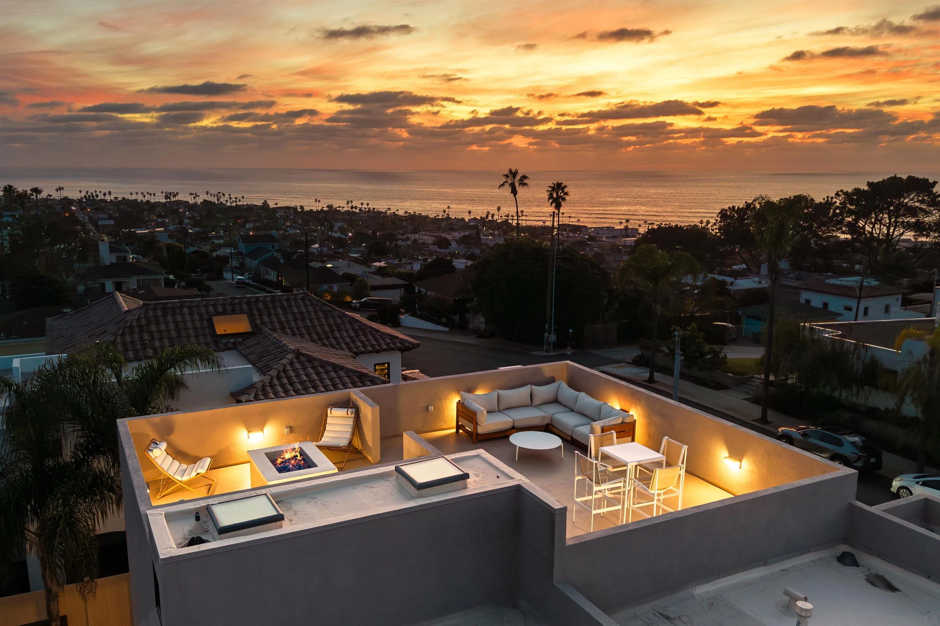 https://cdn.realtyfeed.com/cdn/127/260005768/44c7b20fc62c40ce19ea05402e376db1.webp