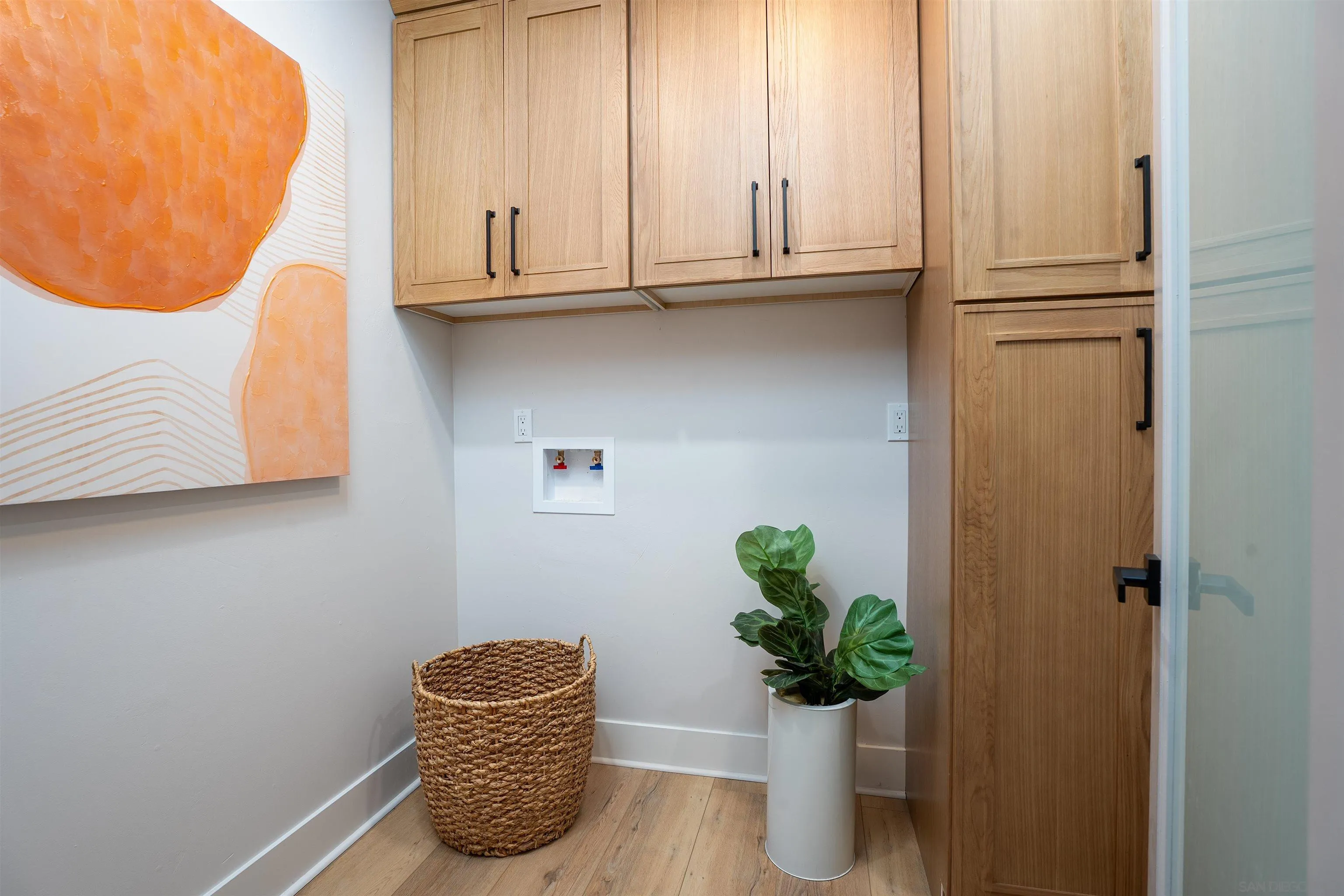 https://cdn.realtyfeed.com/cdn/127/260005768/b9fee030c675f9ab7ee854e312808674.webp