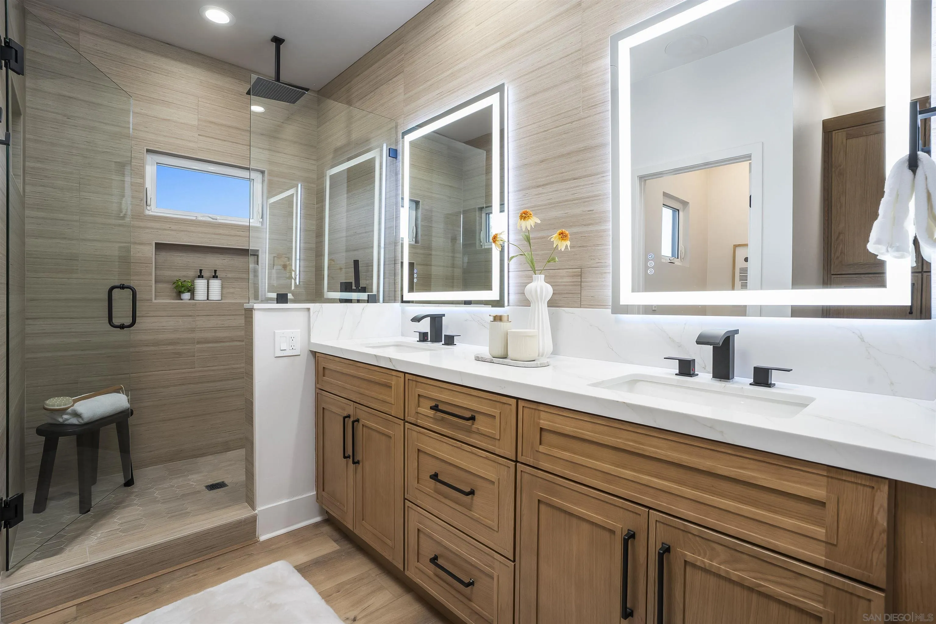 https://cdn.realtyfeed.com/cdn/127/260005768/c2222d6db9c61cc3496a78bd3e0e6d70.webp