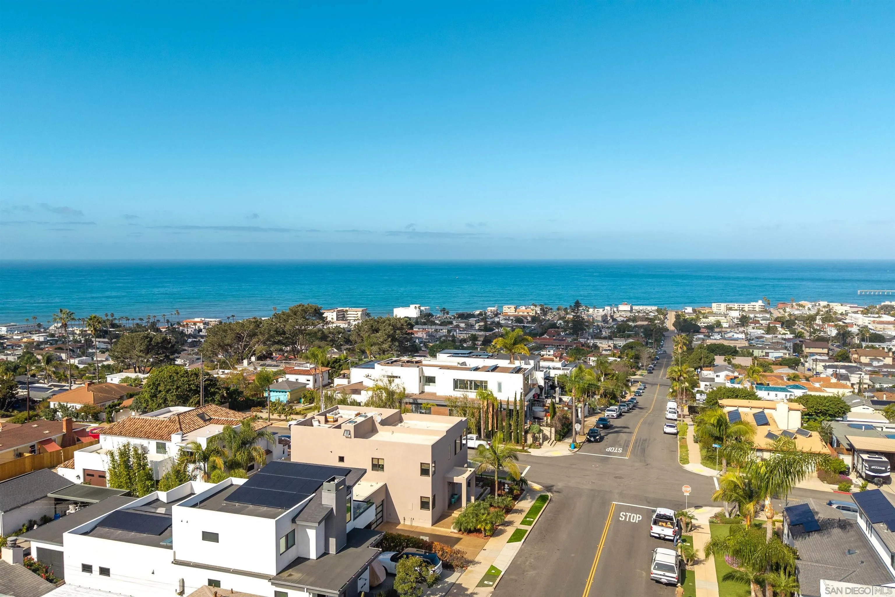 https://cdn.realtyfeed.com/cdn/127/260005768/f39f8555178a2410802ff90d0f95b6da.webp